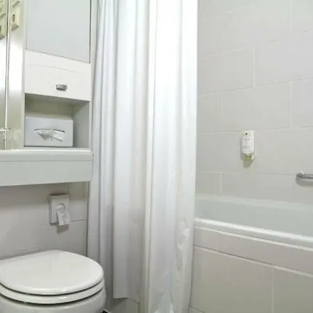 Opal Hotell 2*